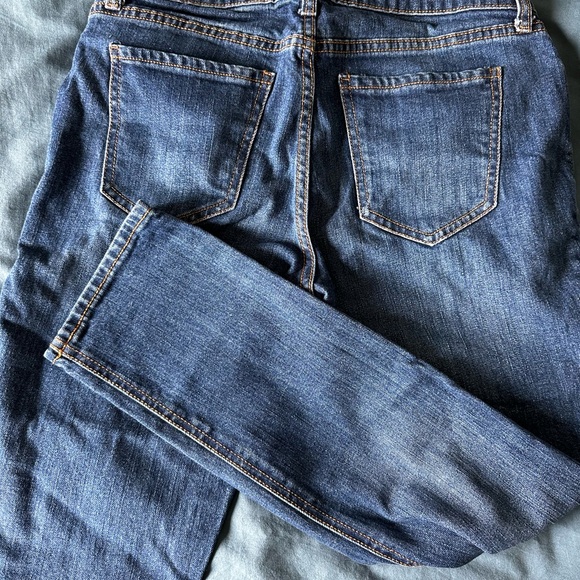 Pre-loved Old Navy Boyfriend Jeans - Picture 2 of 4